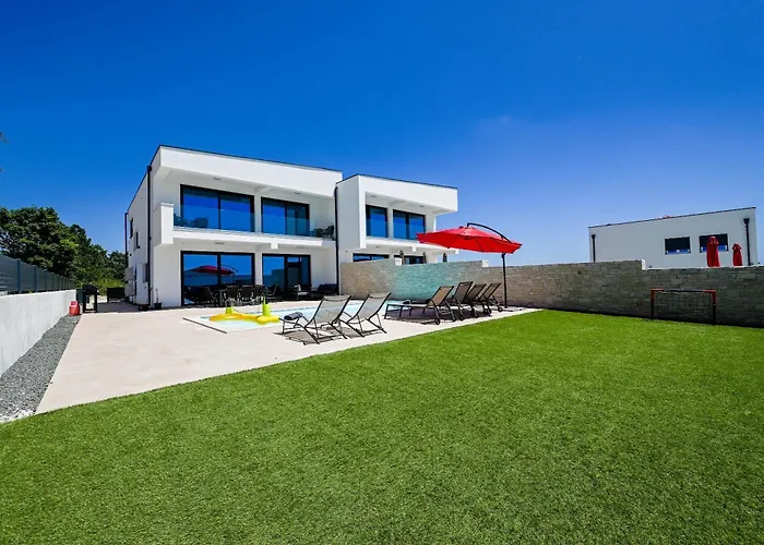 Ely 빌라 칸파나르