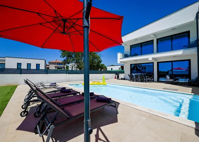 빌라 Ely 칸파나르