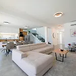 Villa Ely
