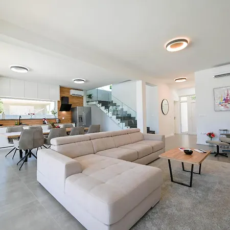 Villa Ely