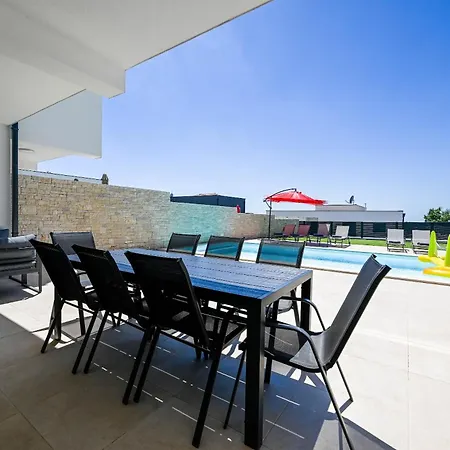 Villa Ely